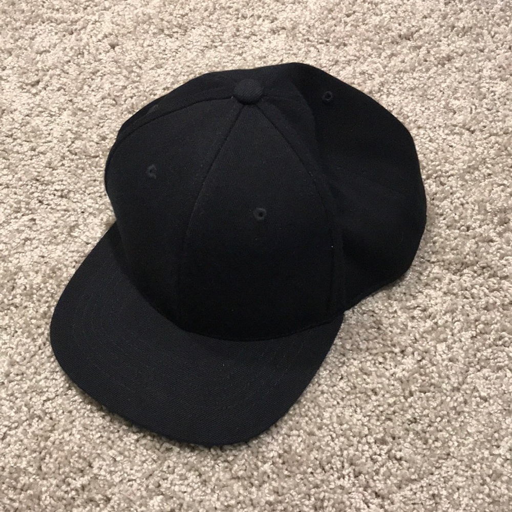NWT Men’s black flat brim hat